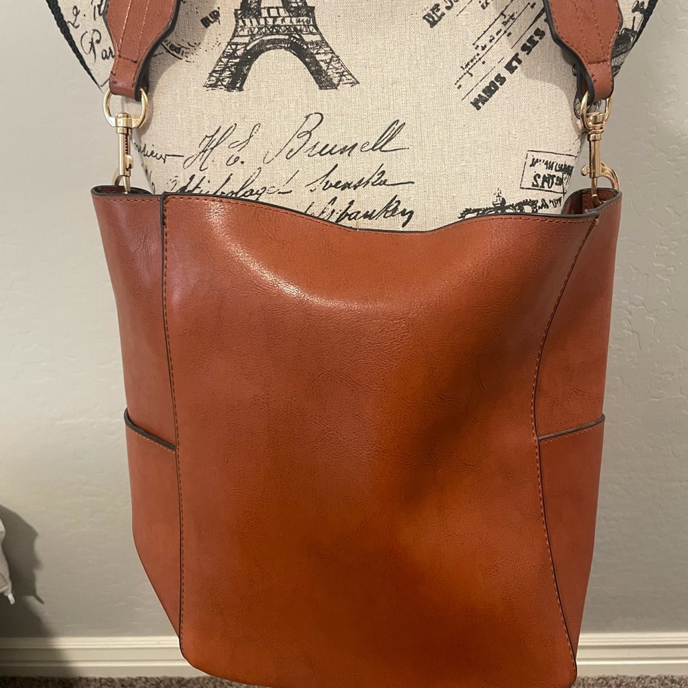 Handbag & Wallet - Picture 6 of 14
